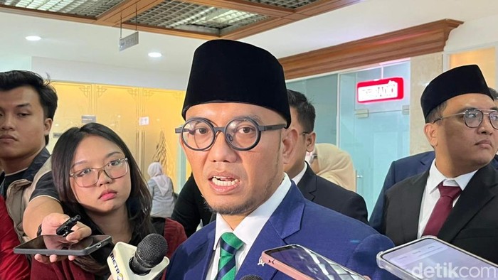 Kemenhaj Rencanakan Opsi Tunda-Ubah Rute Penerbangan Haji di Tengah Konflik Timur Tengah