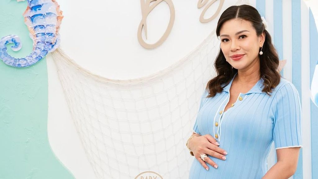 Congrats! Aline Adita Dikaruniai Anak Laki-laki Usai 7 Tahun Nikah 7 Kali IVF Congrats! Aline Adita Dikaruniai Anak Laki-laki Usai 7 Tahun Nikah 7 Kali IVF