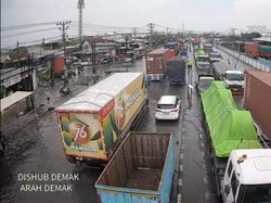 Diguyur Hujan Deras, Banjir di Pantura Demak Naik Lagi Diguyur Hujan Deras, Banjir di Pantura Demak Naik Lagi