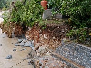 Geyser Cipanas Cisolok Diterjang Banjir, Akses Wisata Ditutup Sementara Geyser Cipanas Cisolok Diterjang Banjir, Akses Wisata Ditutup Sementara