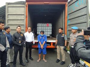 Nyolong BBM Subsidi Pakai Truk Modif, Pria Kendal Siapkan 36 Nopol Palsu Nyolong BBM Subsidi Pakai Truk Modif, Pria Kendal Siapkan 36 Nopol Palsu