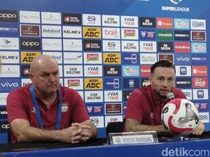 Hal yang Bikin Bojan Hodak Gusar Meski Persib Kalahkan Persis 2-0 Hal yang Bikin Bojan Hodak Gusar Meski Persib Kalahkan Persis 2-0