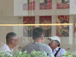 Urusan Warisan, Bos Lampu Mobil Akan Polisikan Kakak Usai Dituduh Penggelapan Urusan Warisan, Bos Lampu Mobil Akan Polisikan Kakak Usai Dituduh Penggelapan