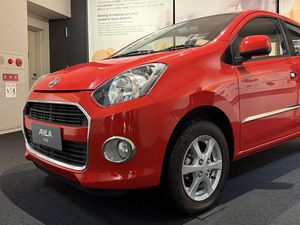 Mobil LCGC Daihatsu Ayla Mejeng di Jepang Mobil LCGC Daihatsu Ayla Mejeng di Jepang