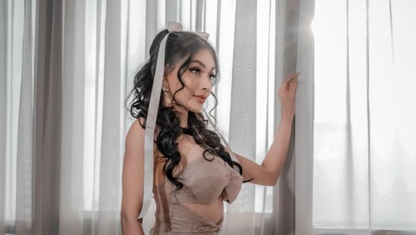 Dicibir Gegara Dianggap Terlalu Seksi, Denada Hajar Hate Comment