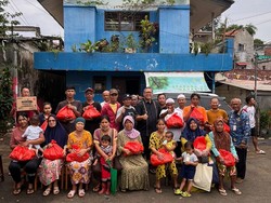 Wakil Ketua DPRD Kota Bogor Salurkan Bantuan untuk Korban Longsor Bondongan Wakil Ketua DPRD Kota Bogor Salurkan Bantuan untuk Korban Longsor Bondongan