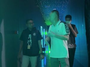 Imigrasi Batam Amankan WN Tiongkok di Diskotek Imigrasi Batam Amankan WN Tiongkok di Diskotek