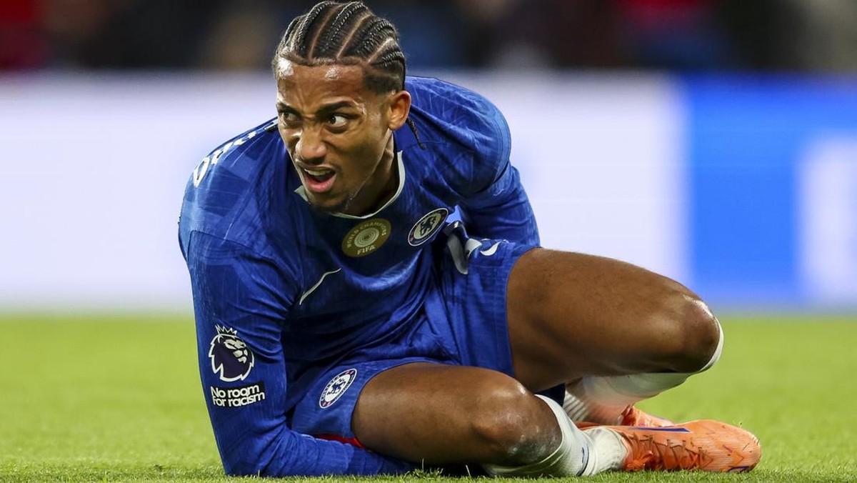 Joao Pedro lagi mejan di Chelsea, kesulitan bikin gol. (Foto: Robin Jones/Getty Images)