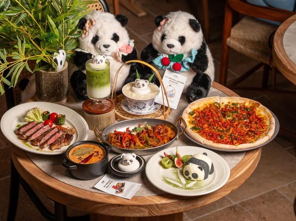 Gemas! Kafe Bertema Panda dari Chengdu Kini Hadir di Singapura