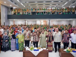 Menkop Resmikan Gedung Koperasi Setia Bhakti Wanita di Jatim