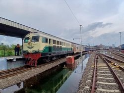 16 Rute Kereta Api Diputar Karena Genangan Air di Jalur KA Semarang