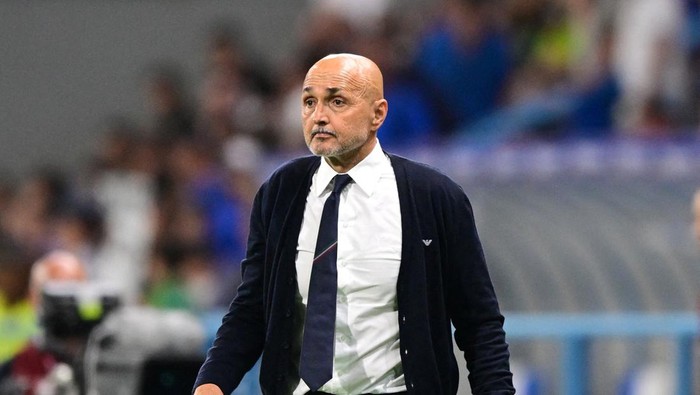 FILE PHOTO: Soccer Football - World Cup - European Qualifiers - Group I - Italy v Moldova - Mapei Stadium, Reggio Emilia, Italy - June 9, 2025 Italy coach Luciano Spalletti REUTERS/Daniele Mascolo/File Photo