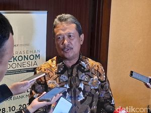 Menteri KP Ungkap Dampak Air Hujan Mengandung Mikroplastik ke Ikan