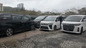 Potret Alphard-Rolls Royce Terbengkalai di Hotel Bintang 5
