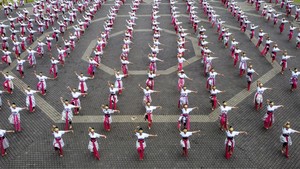 Ratusan Pelajar Padukan Semangat Sumpah Pemuda dalam Tari Jaipong Kolosal