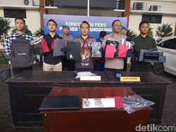 Komplotan Pembobol 5 SD Ditangkap di Temanggung Komplotan Pembobol 5 SD Ditangkap di Temanggung
