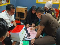 Upaya Polisi Miskinkan Ratu Narkoba Mak Gadih di Inhu lewat Pasal TPPU Upaya Polisi Miskinkan Ratu Narkoba Mak Gadih di Inhu lewat Pasal TPPU