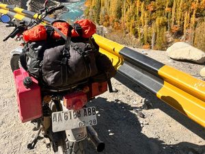 Heboh Motor CB Tua Pelat Magelang Tembus Jalan Tertinggi Dunia di Himalaya Heboh Motor CB Tua Pelat Magelang Tembus Jalan Tertinggi Dunia di Himalaya