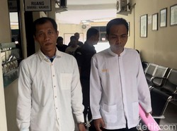 2 Kurir Rokok Ilegal di Mojokerto Dituntut 3 Tahun Bui Usai Rugikan Rp 378 Juta 2 Kurir Rokok Ilegal di Mojokerto Dituntut 3 Tahun Bui Usai Rugikan Rp 378 Juta