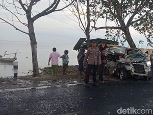 Ambulans Tabrakan dengan Truk Tangki di Sampang, Sopir Tewas Ambulans Tabrakan dengan Truk Tangki di Sampang, Sopir Tewas