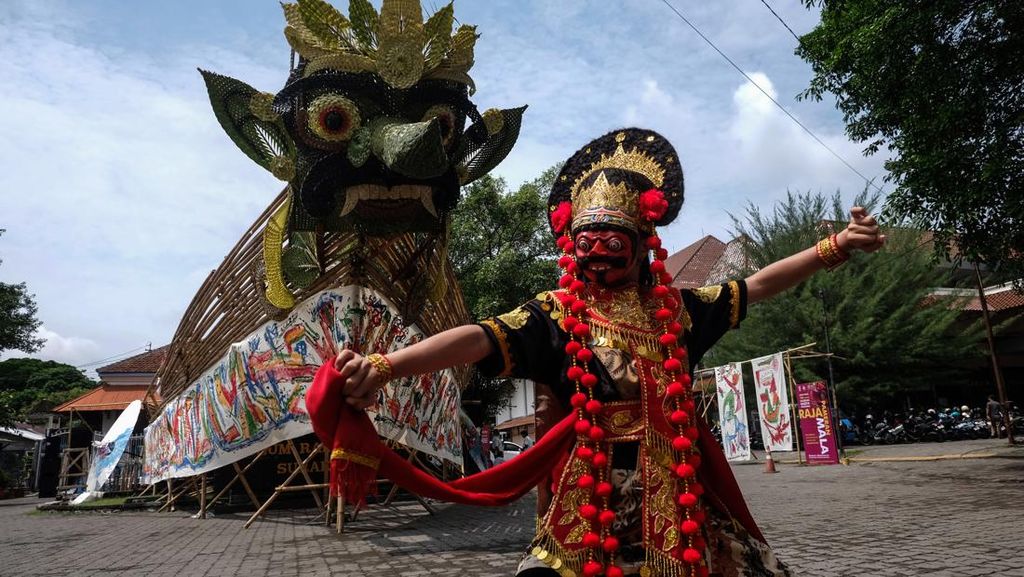 Seni Daur Ulang Warnai 135 Tahun Museum Radya Pustaka Solo Seni Daur Ulang Warnai 135 Tahun Museum Radya Pustaka Solo