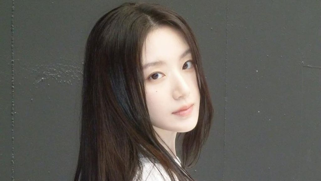 Gak Perlu Filter Douyin! Shuhua i-dle Cantik Natural Gak Perlu Filter Douyin! Shuhua i-dle Cantik Natural