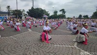 517 Penari Guncang Alun-alun Ciamis di Hari Sumpah Pemuda 517 Penari Guncang Alun-alun Ciamis di Hari Sumpah Pemuda