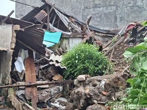 Pasokan Air Bersih 200 Rumah Terganggu Usai Longsor di Bondongan Bogor