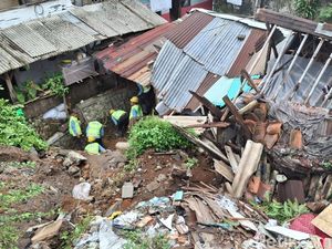 Potret Permukiman Warga Bondongan Bogor Terdampak Tebing Longsor Potret Permukiman Warga Bondongan Bogor Terdampak Tebing Longsor
