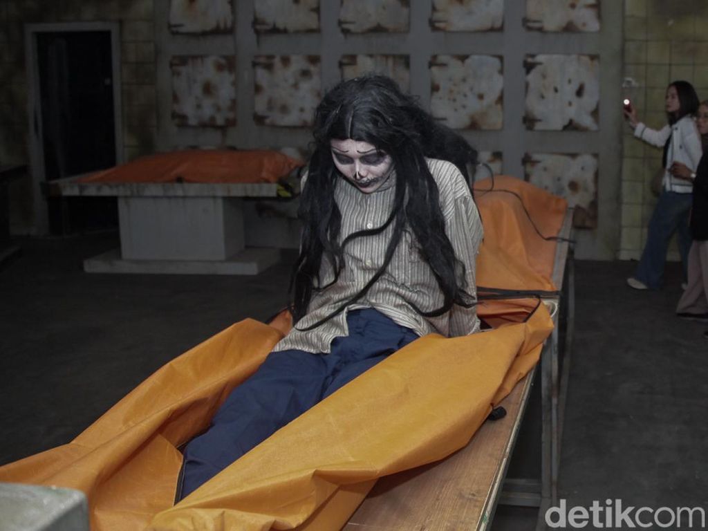 Teror Klinik Kamboja Hantui Halloween di Trans Studio Cibubur Teror Klinik Kamboja Hantui Halloween di Trans Studio Cibubur