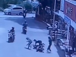 Video: Detik-detik Wanita di Bogor Gagalkan Aksi Curanmor