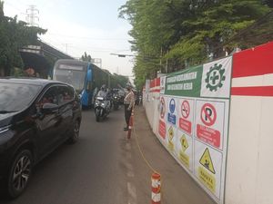 Ada Proyek Galian, Lalin di Halim Arah Kebon Nanas Jaktim Macet Ada Proyek Galian, Lalin di Halim Arah Kebon Nanas Jaktim Macet