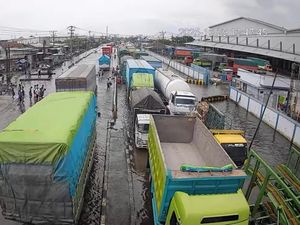 Banjir Pantura Sayung Makin Tinggi, Begini Kondisinya Siang Ini Banjir Pantura Sayung Makin Tinggi, Begini Kondisinya Siang Ini