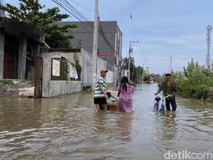Warga Semarang Capek Sepekan Kebanjiran: Tidur Tak Tenang, Jualan Sepi
