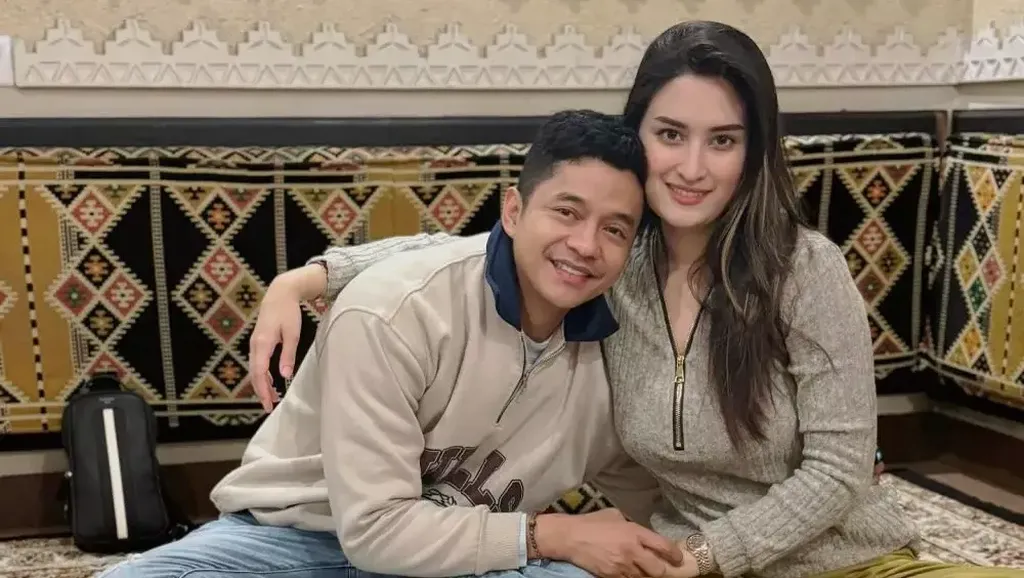 Begini Kenangan Manis Adly Fairuz dan Angbeen Rishi Saat Makan Bersama Begini Kenangan Manis Adly Fairuz dan Angbeen Rishi Saat Makan Bersama