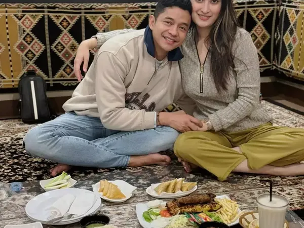 Begini Kenangan Manis Adly Fairuz dan Angbeen Rishi Saat Makan Bersama