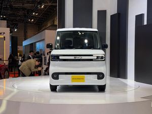 BYD Racco Meluncur, Tantang Mobil Listrik Rp 200 Jutaan Nissan Sakura BYD Racco Meluncur, Tantang Mobil Listrik Rp 200 Jutaan Nissan Sakura