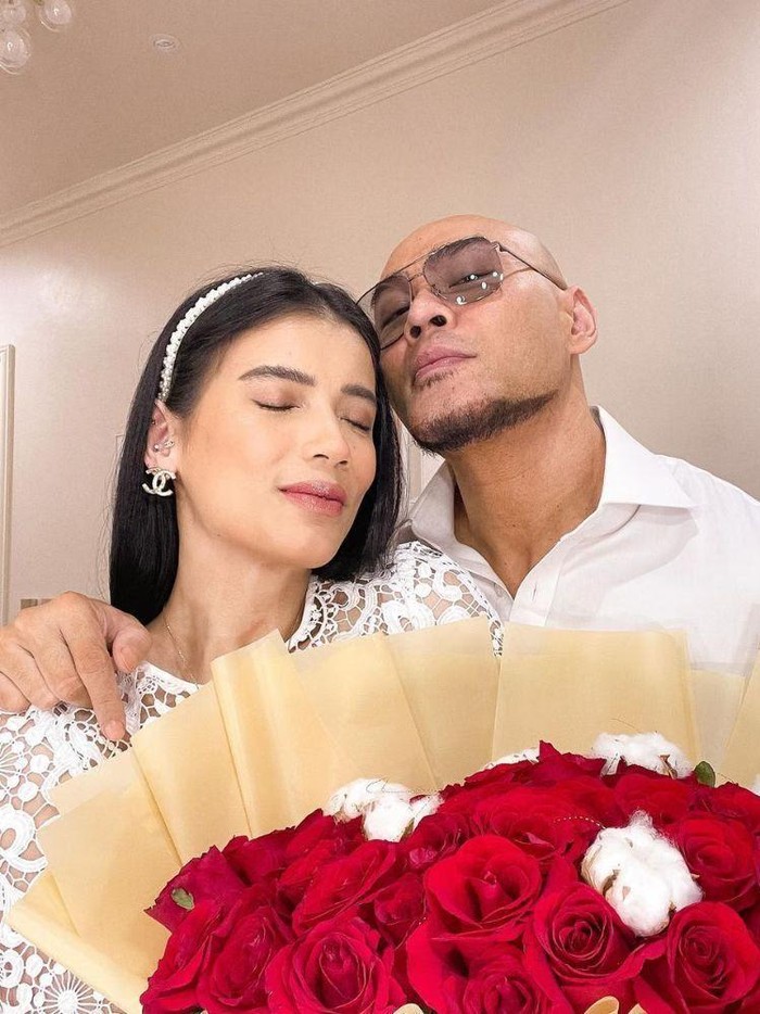 Deddy Corbuzier dan Sabrina Chairunnisa Deddy Corbuzier dan Sabrina Chairunnisa