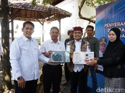 250 Pelaku Perikanan di Pasuruan Dapat Bantuan dari Dana Cukai 250 Pelaku Perikanan di Pasuruan Dapat Bantuan dari Dana Cukai