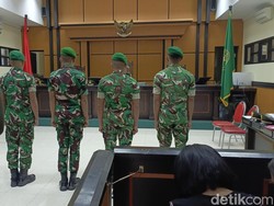 4 Terdakwa Tewasnya Prada Lucky Terancam 9 Tahun Penjara