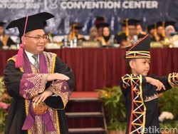 Dikha Aura Farming Tampil saat Wisuda, Rektor Ungkap Unilak Kampus Budaya