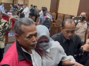 Istri Nangis Usai Hakim Terdakwa Suap Vonis Lepas Migor Dituntut 12 Tahun Bui