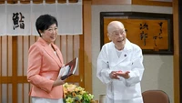 Sosok Jiro Ono, Chef Sushi Legendaris Berusia 100 Tahun Sosok Jiro Ono, Chef Sushi Legendaris Berusia 100 Tahun