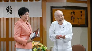 Sosok Jiro Ono, Chef Sushi Legendaris Berusia 100 Tahun