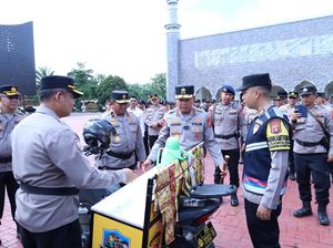 Kapolda Banten Pimpin Apel Bhabinkamtibmas: Anda Ujung Tombak Polri Kapolda Banten Pimpin Apel Bhabinkamtibmas: Anda Ujung Tombak Polri