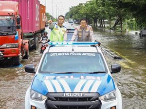 Cek Banjir di Semarang, Kapolda Jateng Pastikan Layanan Terbaik Cek Banjir di Semarang, Kapolda Jateng Pastikan Layanan Terbaik