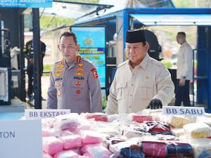 Video: Prabowo Didampingi Kapolri Musnahkan 214 Ton Narkoba Hasil Sitaan Polri Video: Prabowo Didampingi Kapolri Musnahkan 214 Ton Narkoba Hasil Sitaan Polri