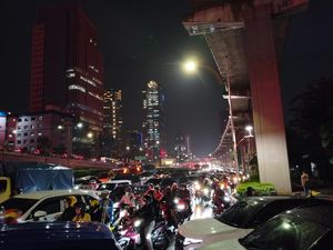 Lalin Pancoran Arah Kuningan Jaksel Macet Usai Hujan Malam Ini Lalin Pancoran Arah Kuningan Jaksel Macet Usai Hujan Malam Ini