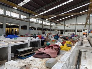 Pedagang di Pasar Lakessi Parepare Keluhkan Lapak Sempit Usai Dipindahkan