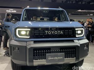 Toyota Pamer Corolla Radikal dan Land Cruiser FJ di Japan Mobility Show 2025 Toyota Pamer Corolla Radikal dan Land Cruiser FJ di Japan Mobility Show 2025